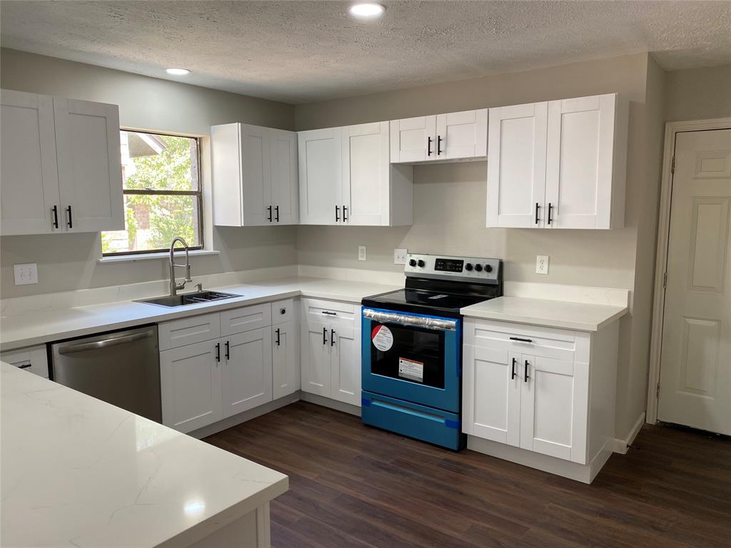 2819 Colony Drive
