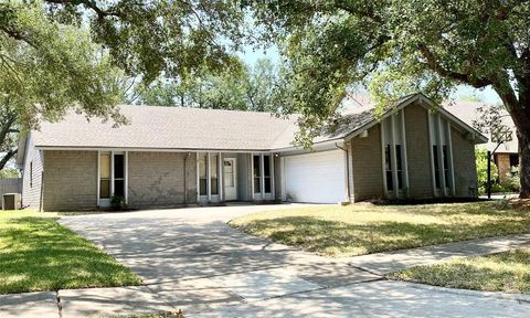 Photo of 2819 Colony Drive, Sugar Land, TX 77479 (MLS # 60134893)