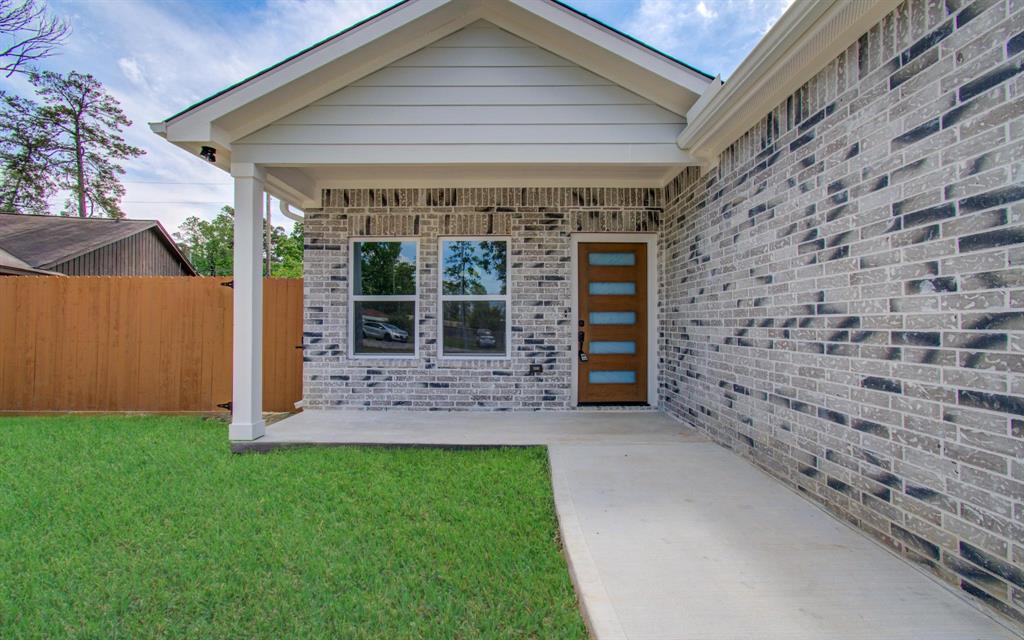 226 Glencairn Court, Houston, Texas image 2