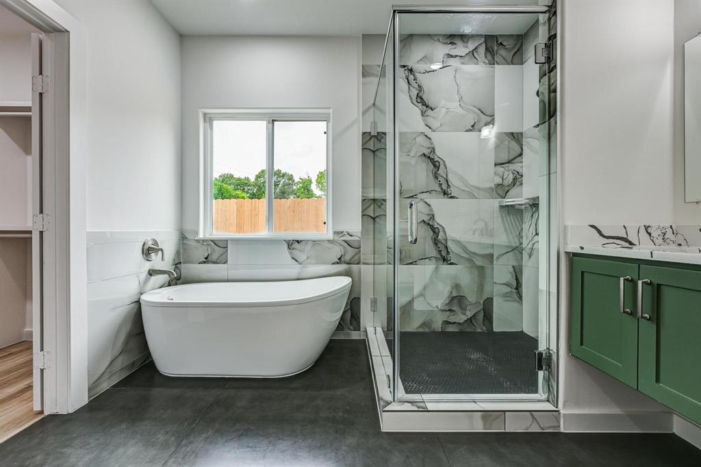 226 Glencairn Court, Houston, Texas image 22