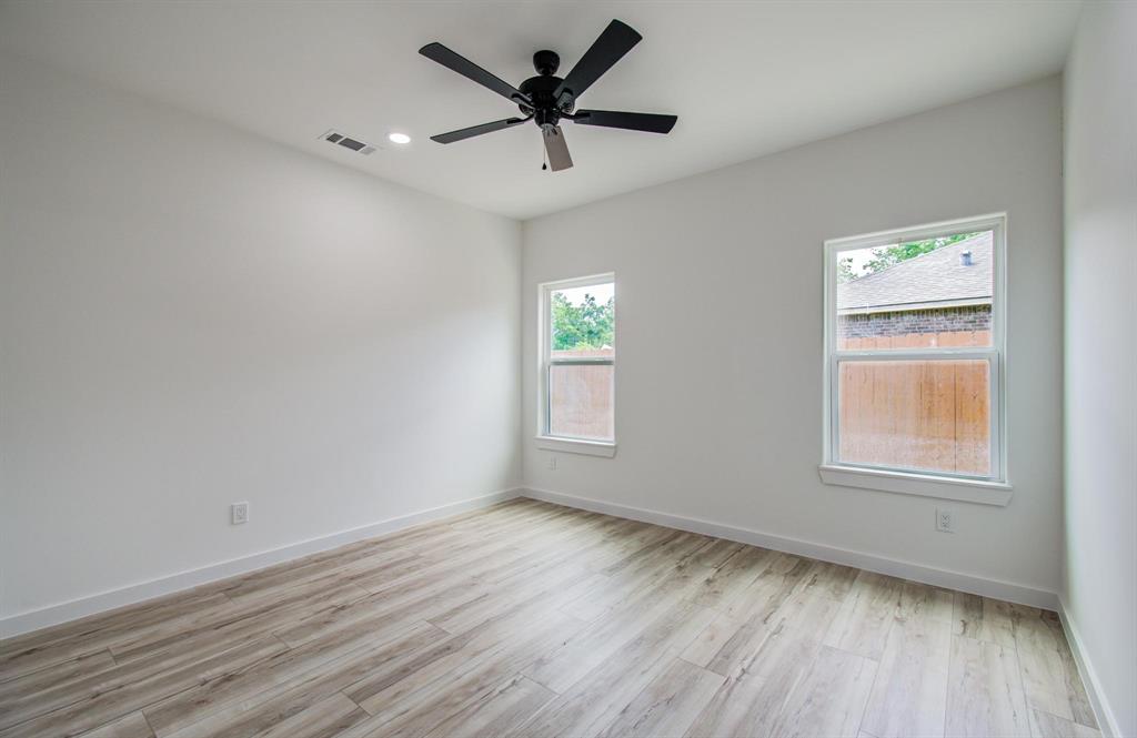 226 Glencairn Court, Houston, Texas image 16