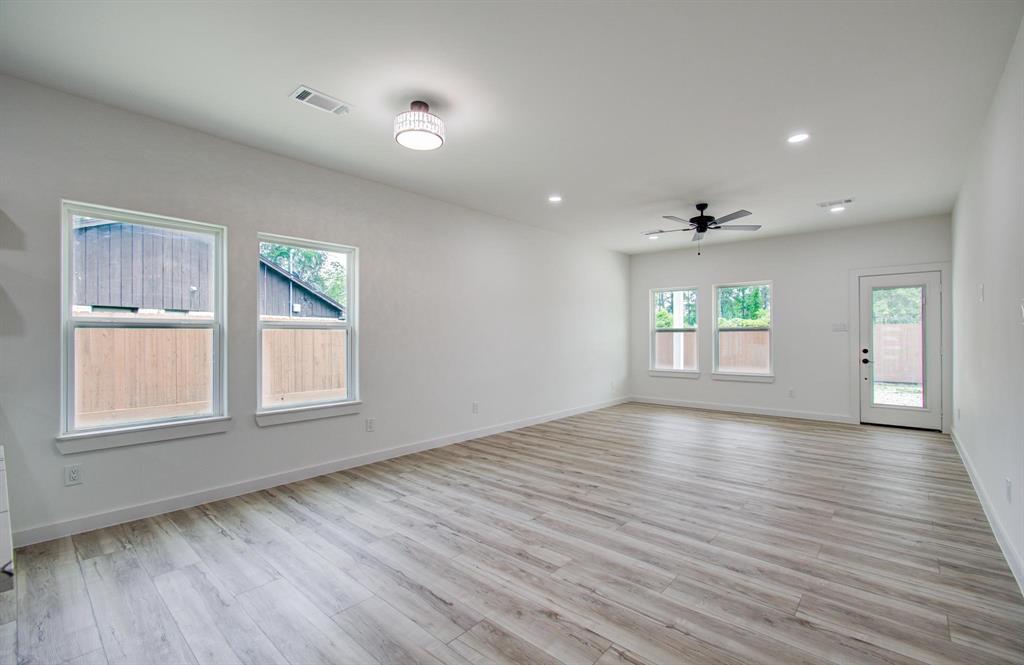 226 Glencairn Court, Houston, Texas image 11