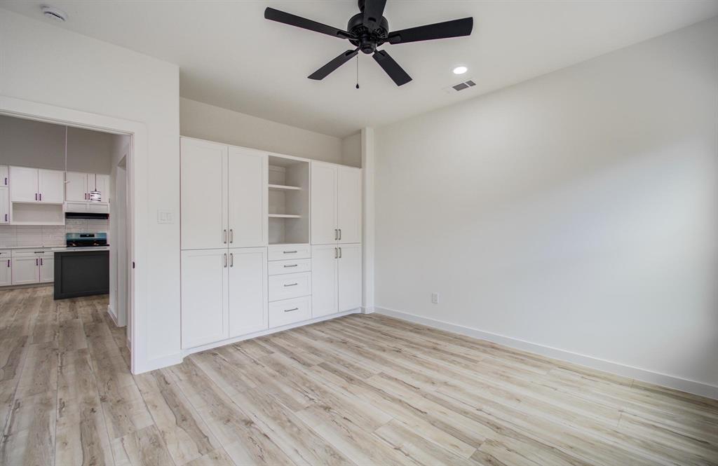 226 Glencairn Court, Houston, Texas image 17
