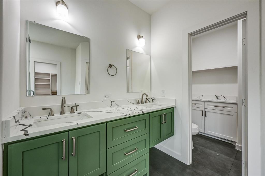 226 Glencairn Court, Houston, Texas image 25
