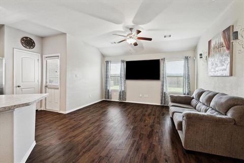 Single Family Residence in Katy TX 5423 Dovetail Arbor Trace 7.jpg