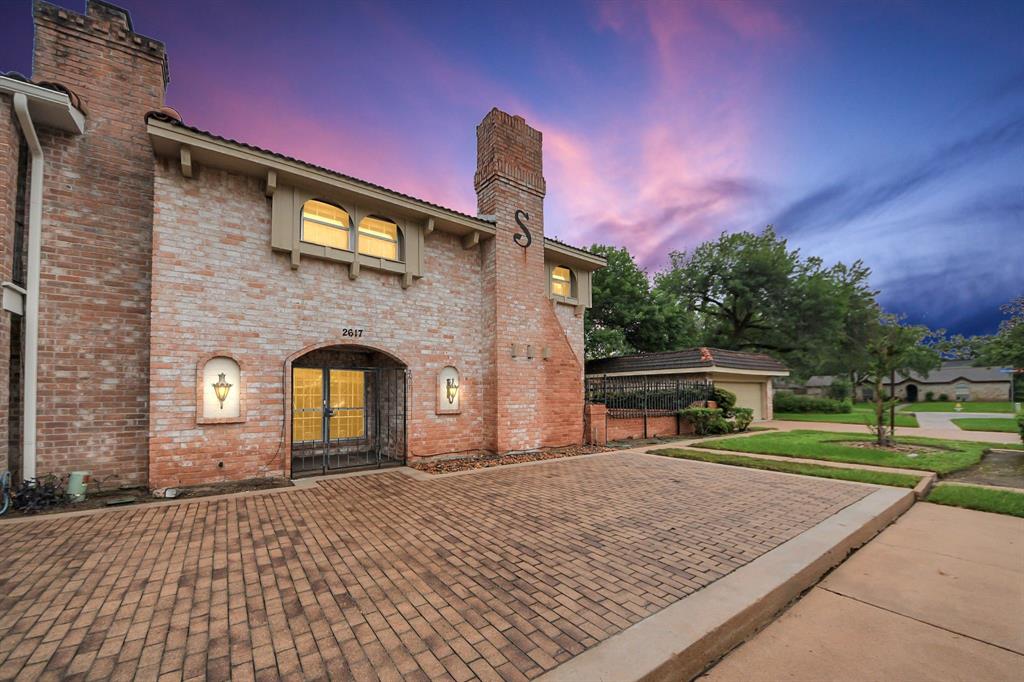 2617 Oak Hill Drive, Missouri City, Texas image 1