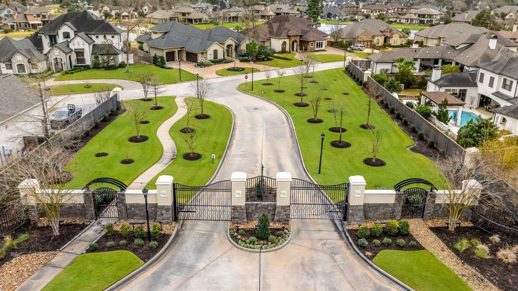24807 Thorton Knolls Drive, Spring, Texas image 33