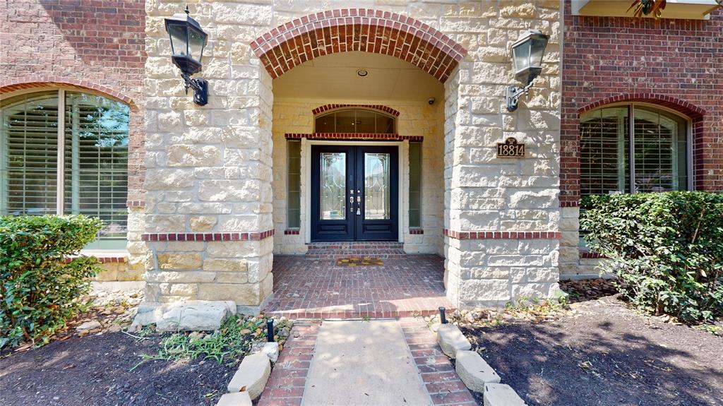 18814 Cove Vista Lane