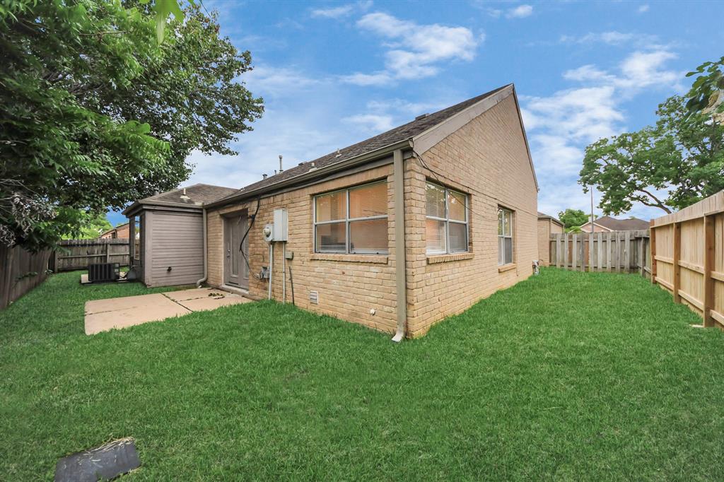 210 Squires Bend, Stafford, Texas image 45