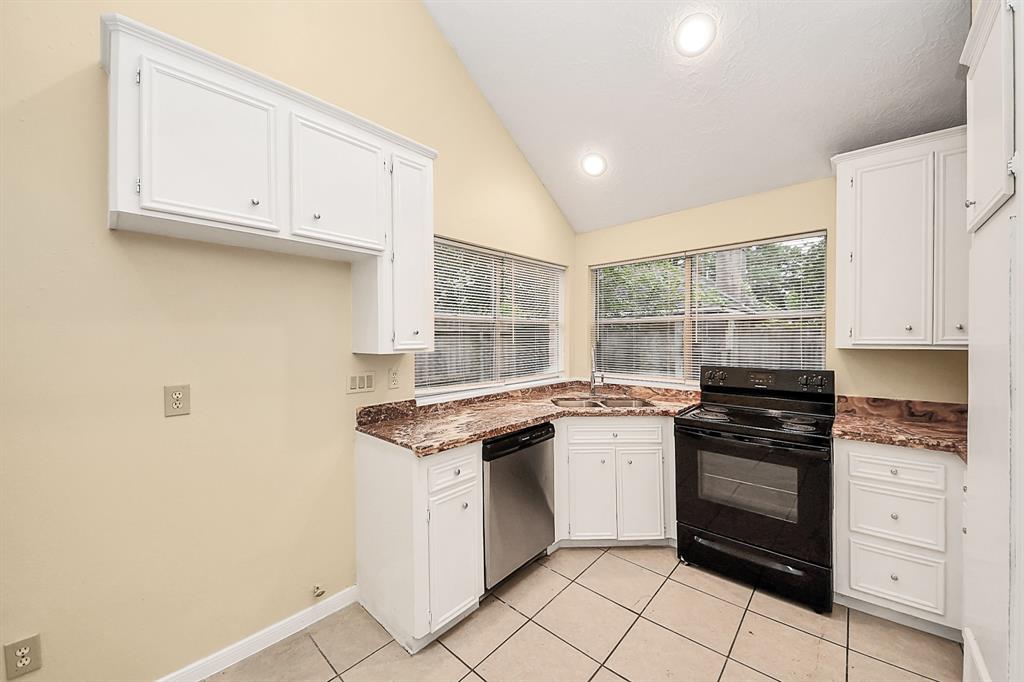 210 Squires Bend, Stafford, Texas image 26