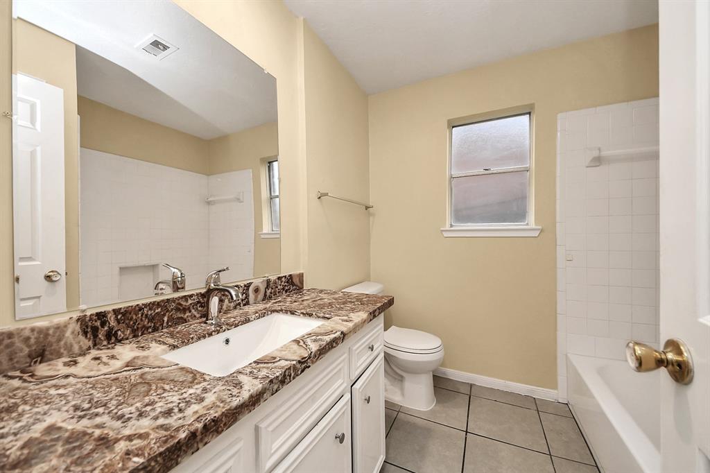 210 Squires Bend, Stafford, Texas image 36
