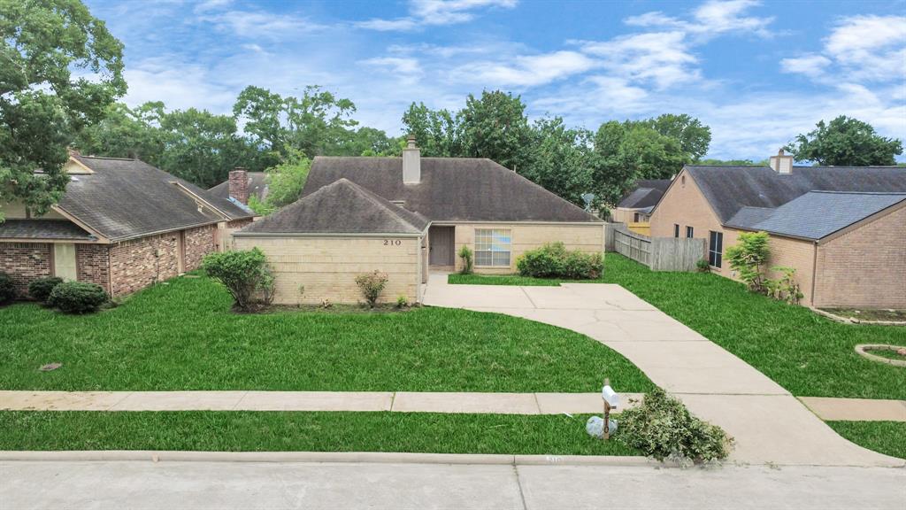 210 Squires Bend, Stafford, Texas image 5