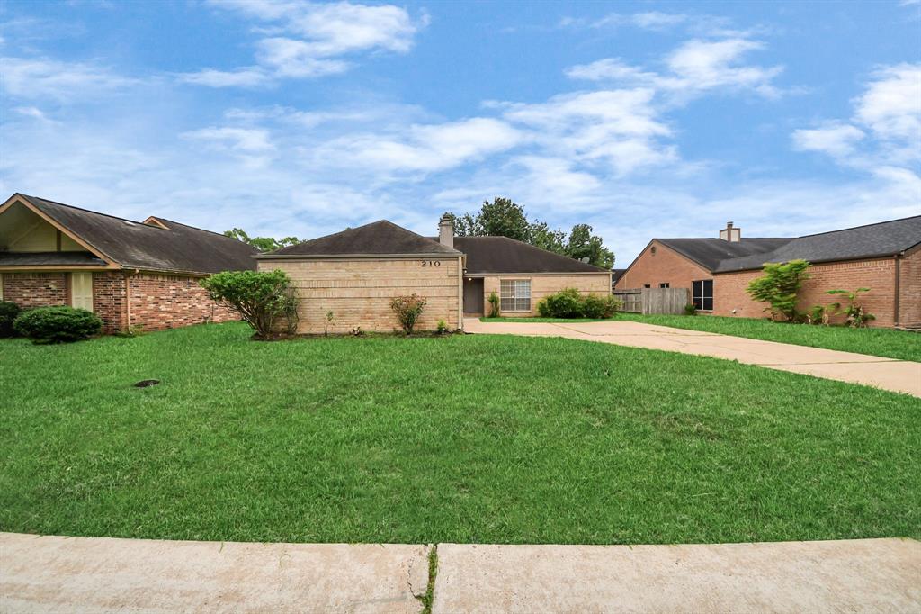 210 Squires Bend, Stafford, Texas image 4