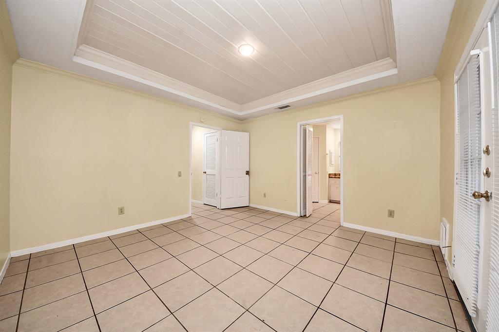 210 Squires Bend, Stafford, Texas image 38
