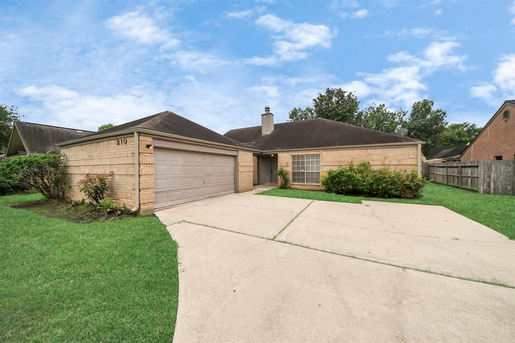 210 Squires Bend, Stafford, Texas image 1