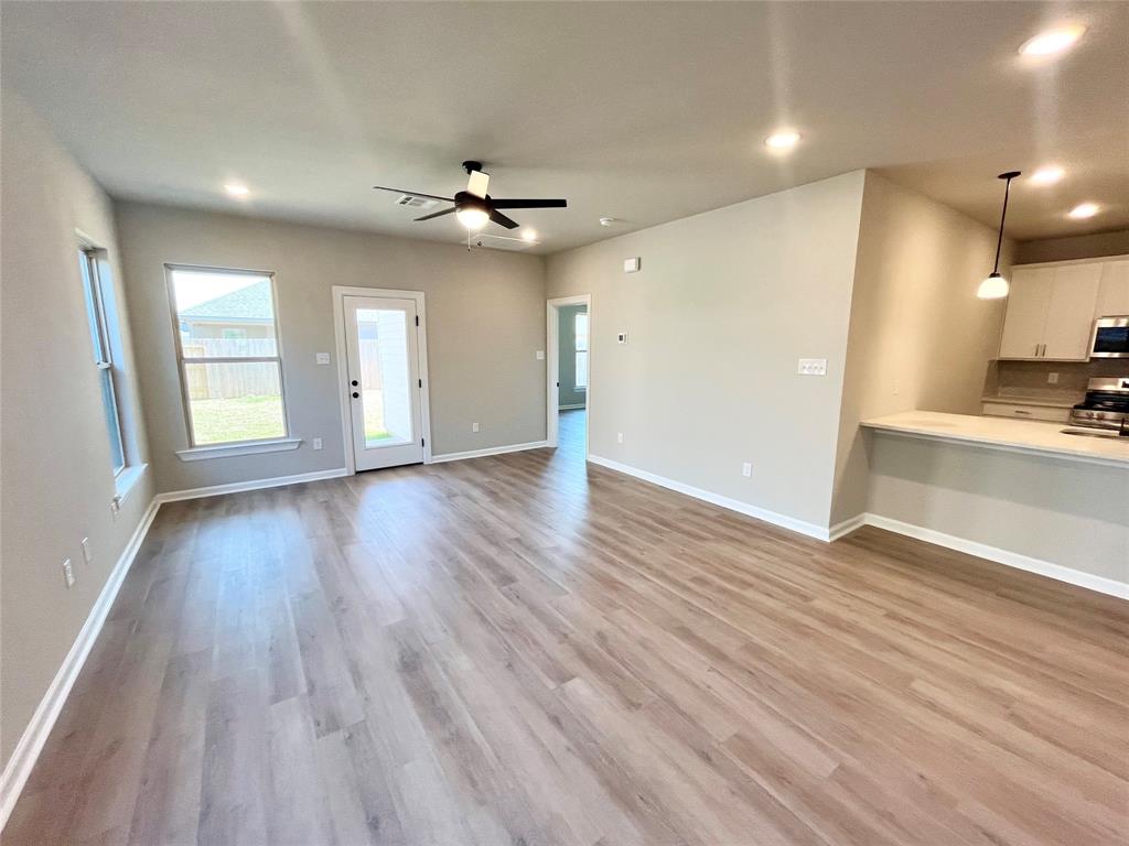 10919 Bright Beacon Drive, Beasley, Texas image 8