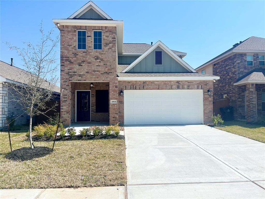 10919 Bright Beacon Drive, Beasley, Texas image 1