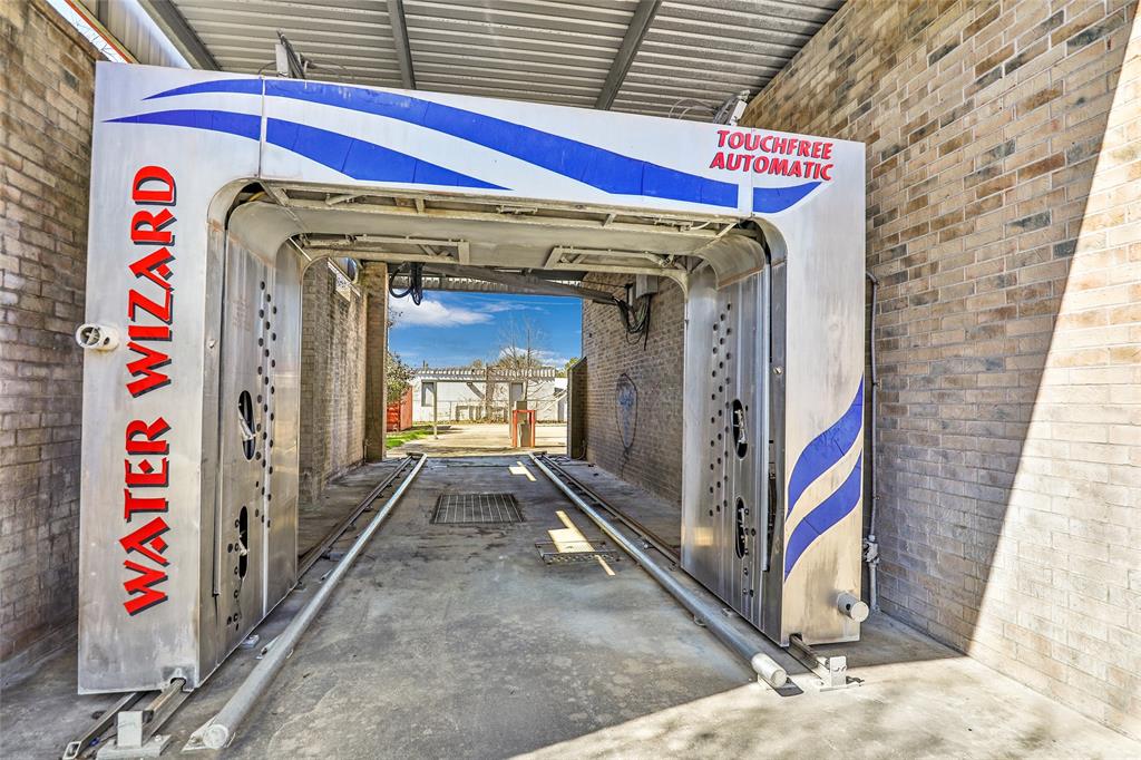 S San Jacinto Avenue, Cleveland, Texas image 6