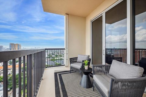 Condominium in Houston TX 3333 Allen Parkway 15.jpg