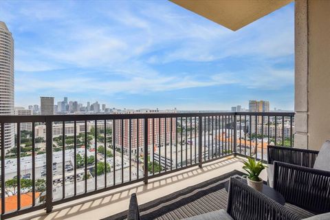 Condominium in Houston TX 3333 Allen Parkway 14.jpg