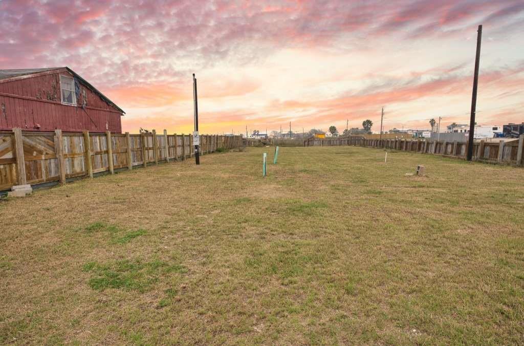 5801 Cr 201 Street, Sargent, Texas image 1