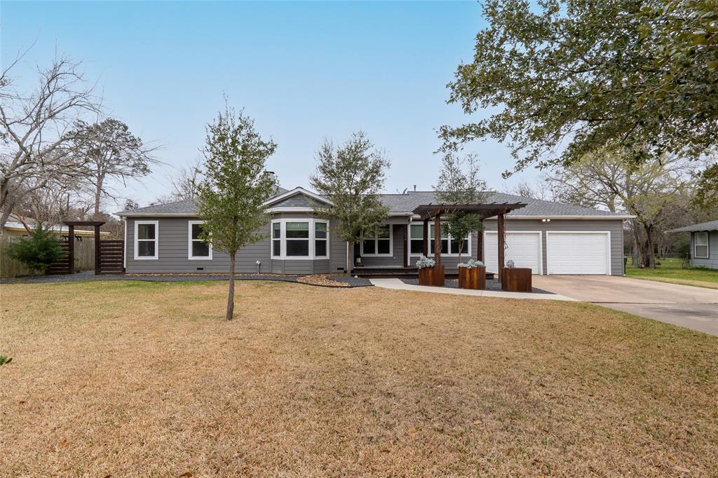 1002 Edgewood Drive, Bryan, Texas image 1