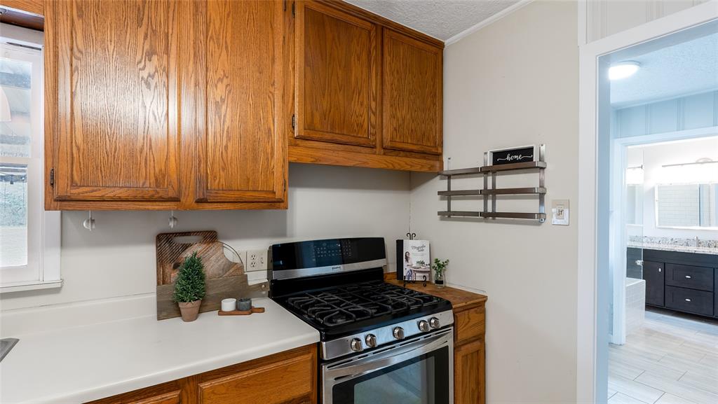1002 Edgewood Drive, Bryan, Texas image 17