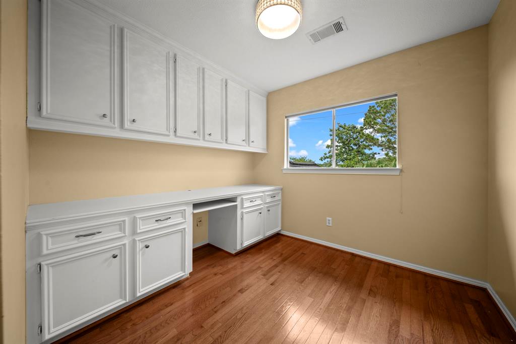 1706 Parklake Village, Katy, Texas image 33