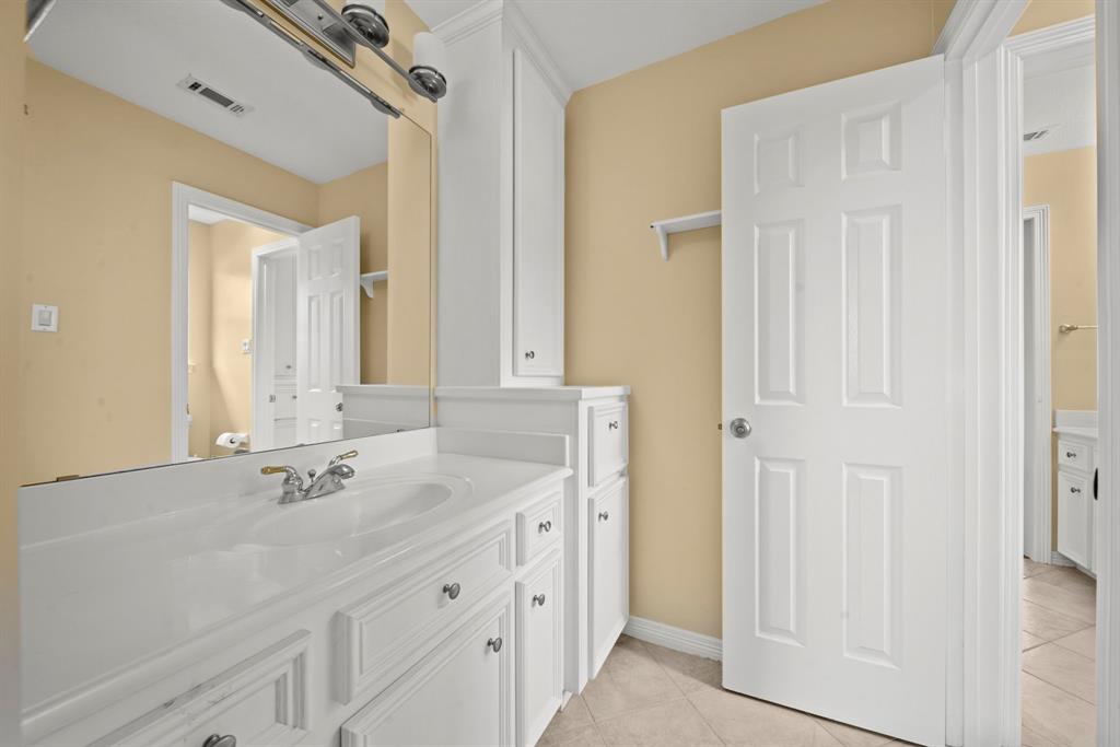 1706 Parklake Village, Katy, Texas image 37