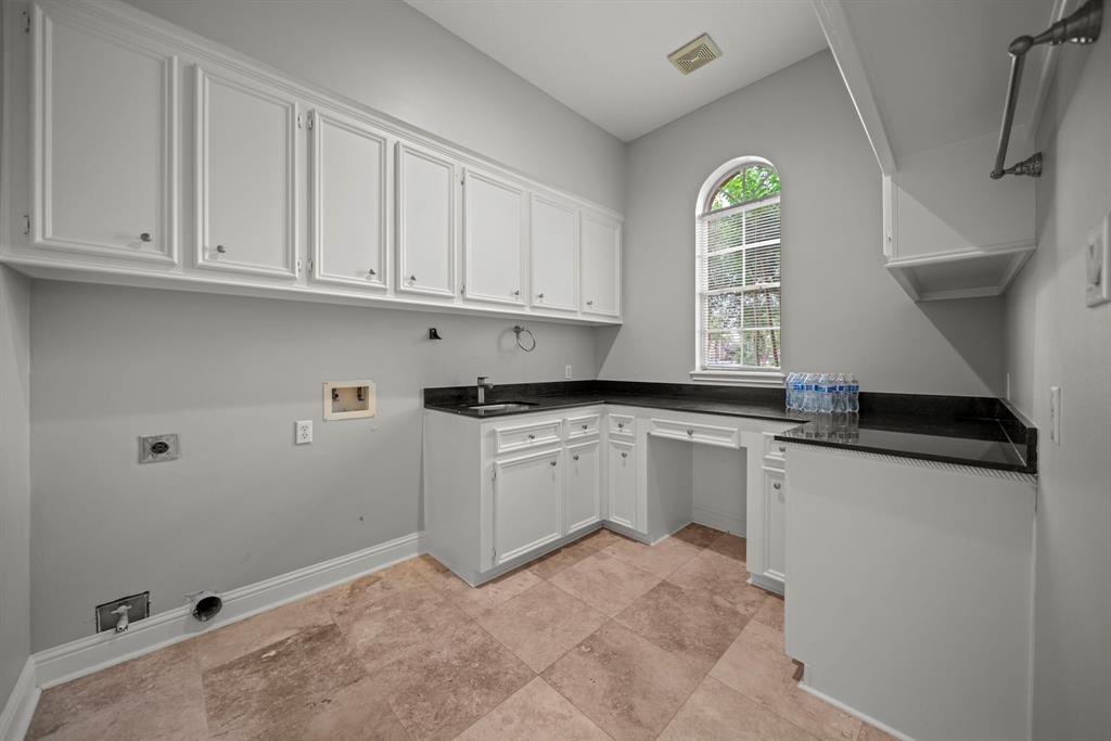 1706 Parklake Village, Katy, Texas image 30