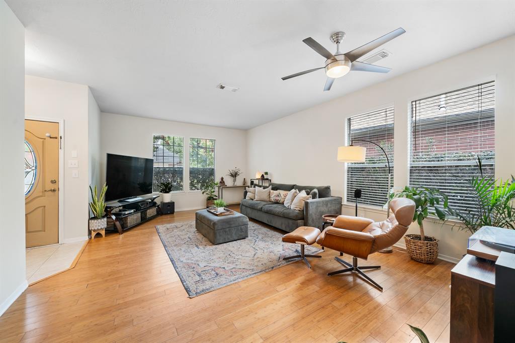 1122 Turnberry Park Lane