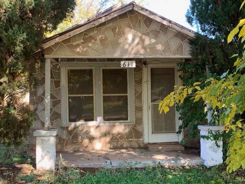 Photo of 611 W Harris Street, Spur, TX 79370 (MLS # 91500601) Photo of 611 W Harris Street, Spur, TX 79370 (MLS # 91500601)