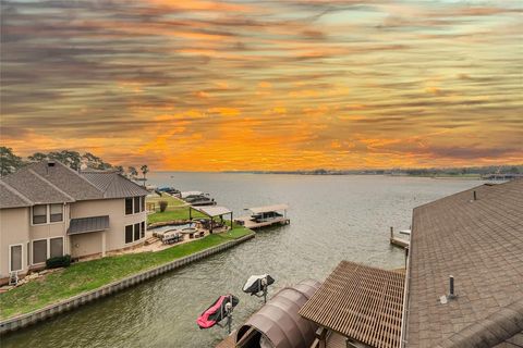 350 E Old Aqua Landing 350 Conroe TX 77356