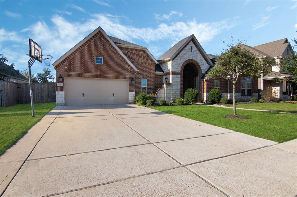 1912 Jillian Terrace, Friendswood, Texas image 3