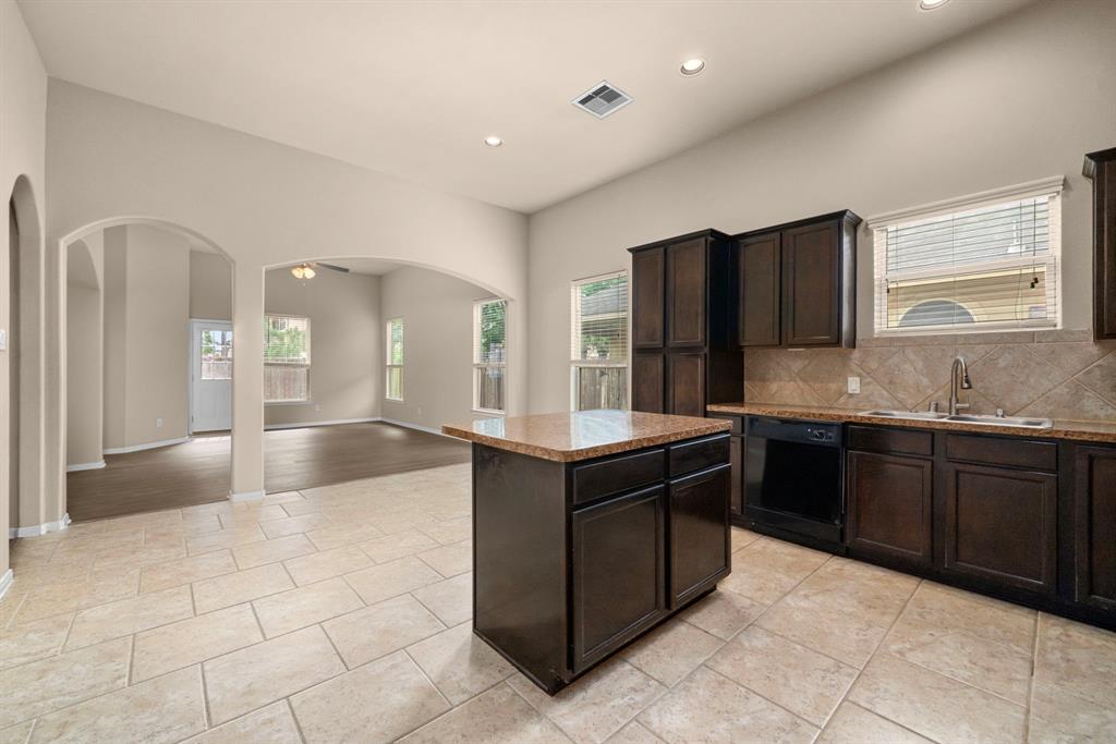 25426 Saddlebrook Champion Way, Tomball, Texas image 8