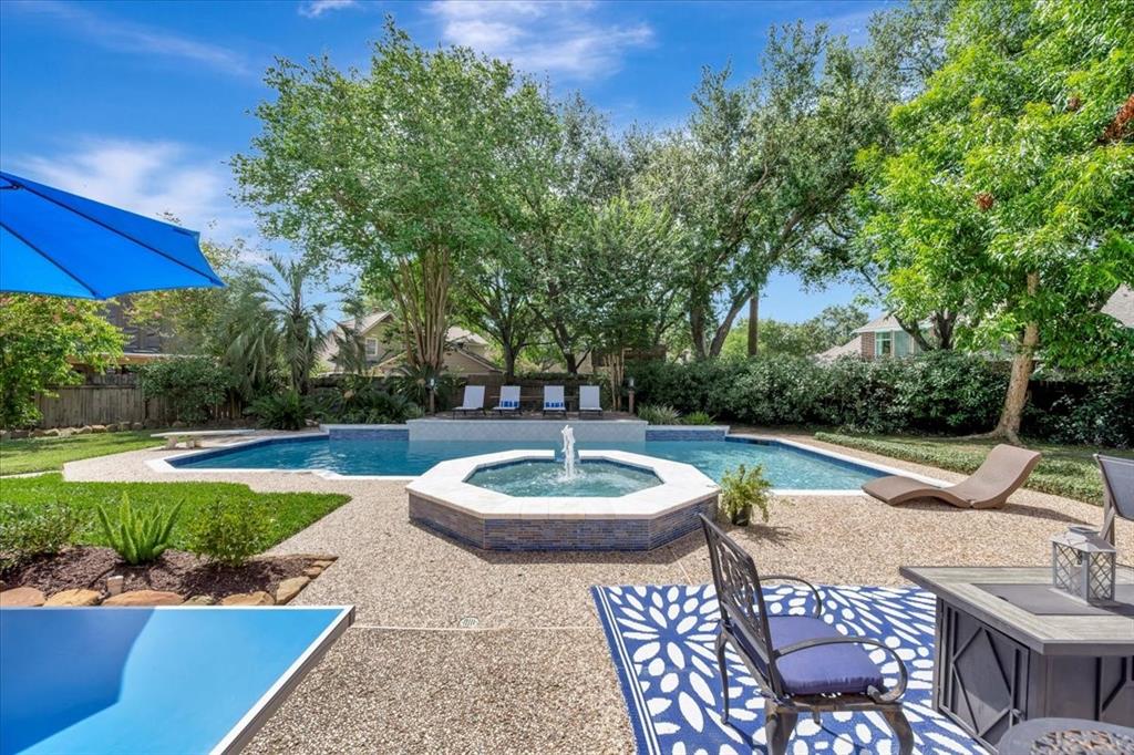 310 Oakview Circle
