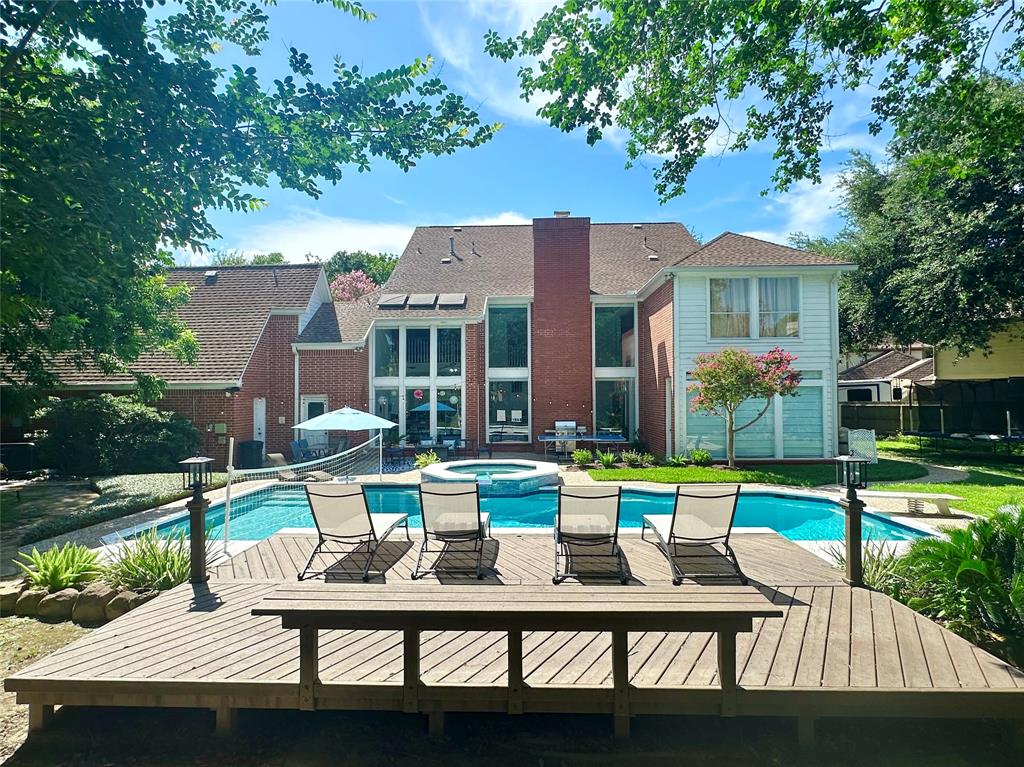 310 Oakview Circle