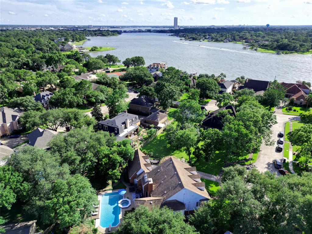 310 Oakview Circle