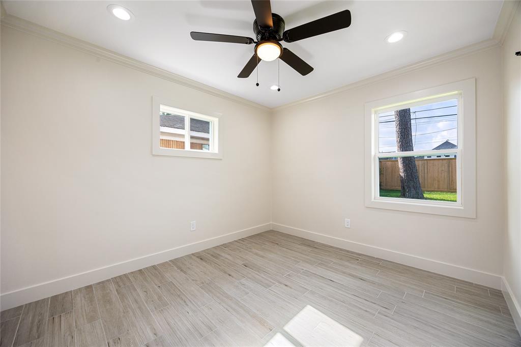 1041 Gardendale Drive, Houston, Texas image 12