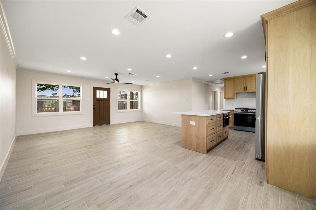 1041 Gardendale Drive, Houston, Texas image 4