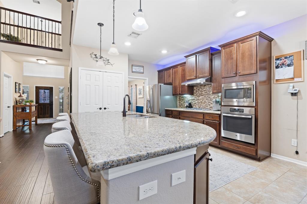 1736 Lake Raven Drive, Dickinson, Texas image 18