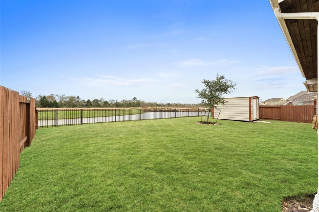 1736 Lake Raven Drive, Dickinson, Texas image 32