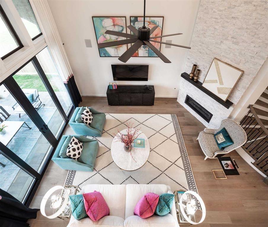 2463 Mission Heights