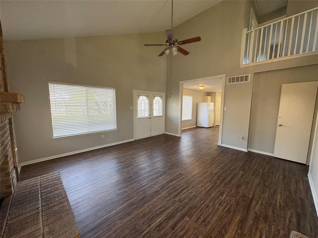 2715 S Belgravia Drive, Pearland, Texas image 3