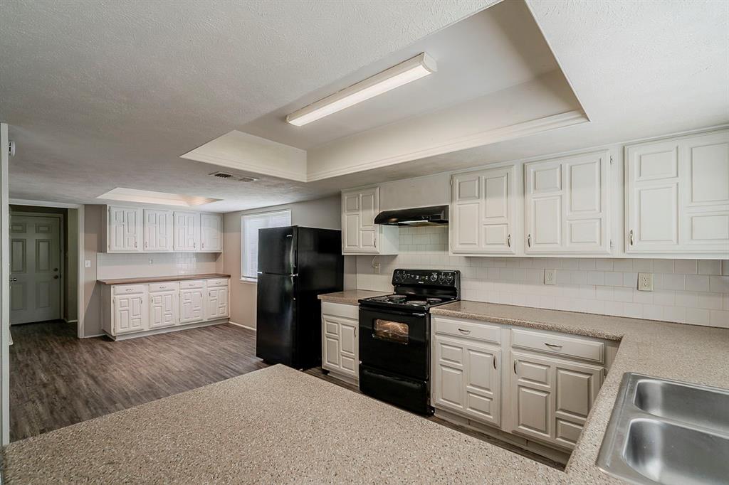 5802 Evening Shadows Lane, Spring, Texas image 4