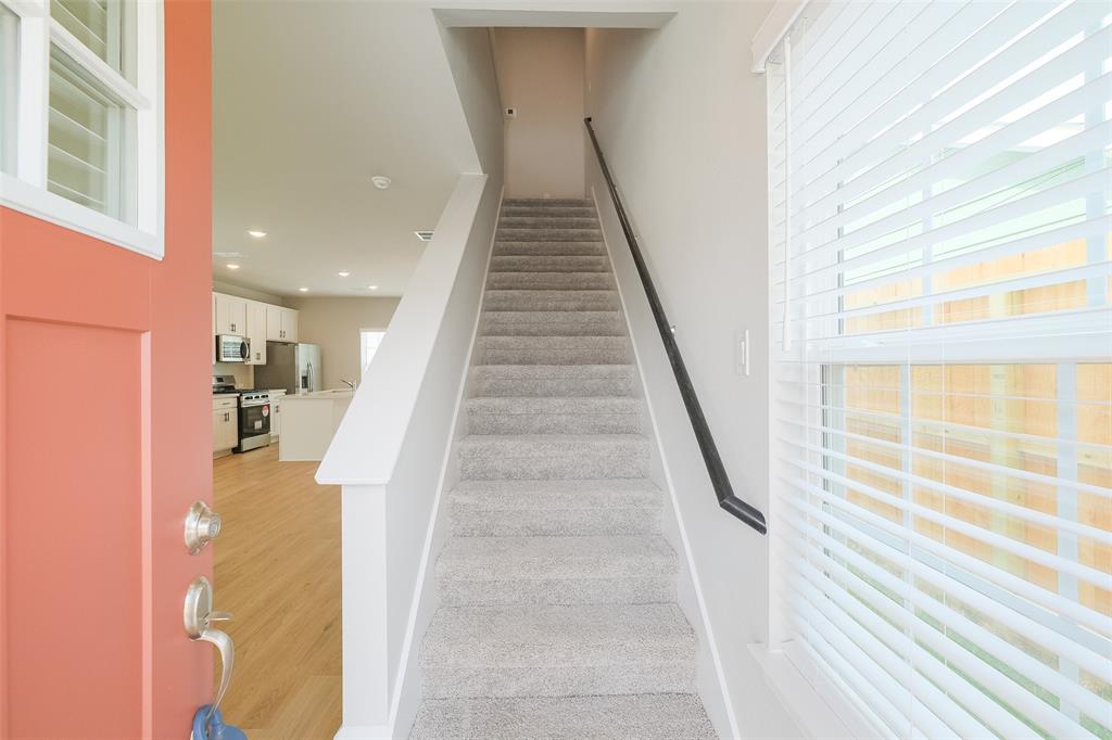 1711 Garden Ivy Lane, Pearland, Texas image 4