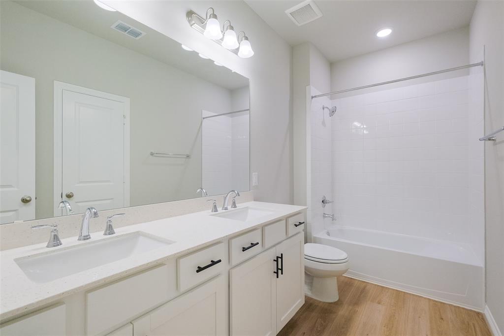 1711 Garden Ivy Lane, Pearland, Texas image 19