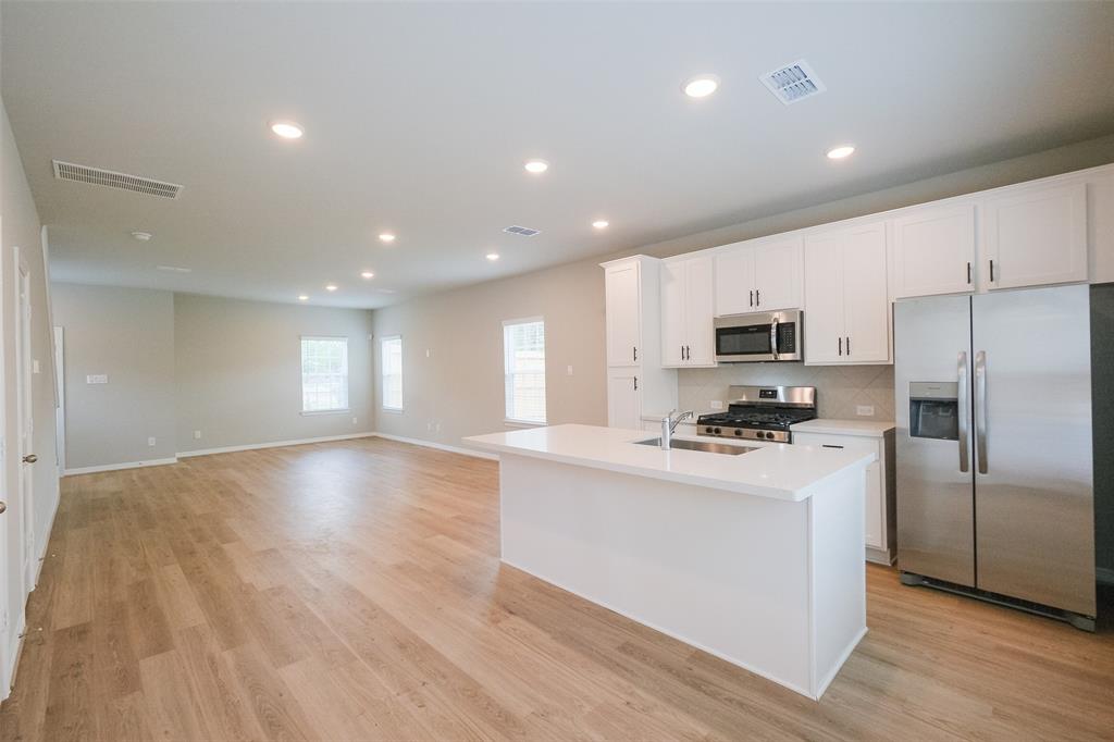 1711 Garden Ivy Lane, Pearland, Texas image 8