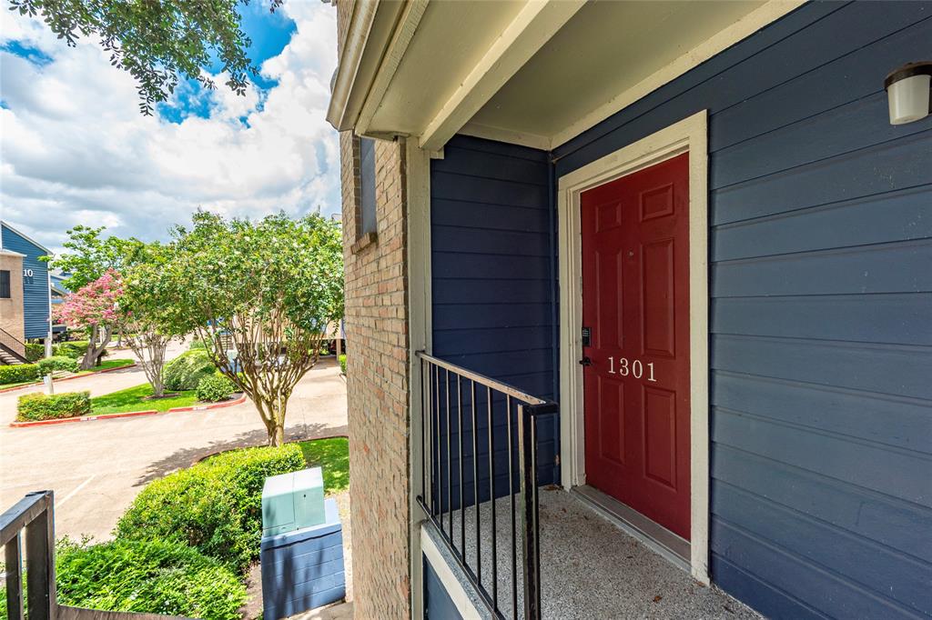 18515 Egret Bay Boulevard 1301
