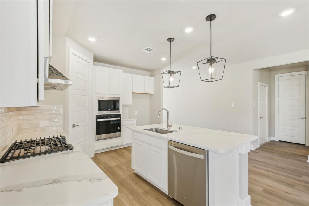 116 Bay Bridge Court, Montgomery, Texas image 4